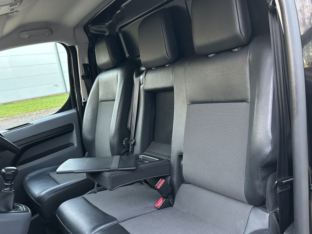 PEUGEOT EXPERT 2.0 BlueHDi 1400 Professional 2021