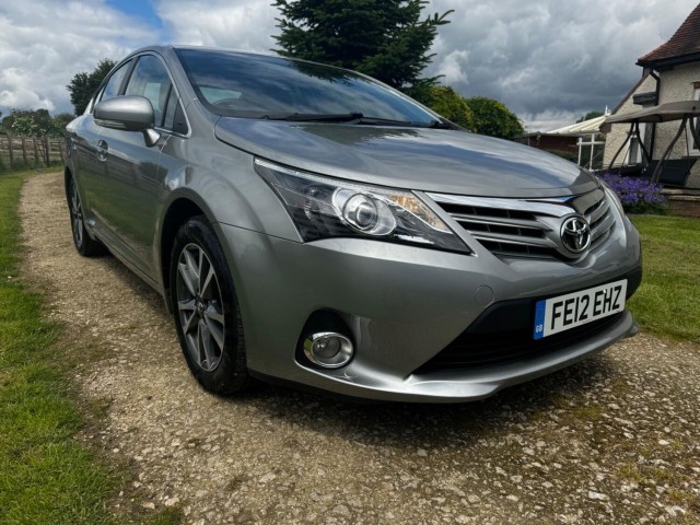 TOYOTA AVENSIS 2.0 D-4D TR Euro 5 4dr