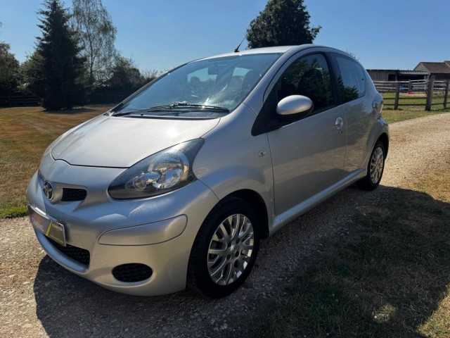 TOYOTA AYGO 1.0 VVT-i Platinum Euro 4 5dr