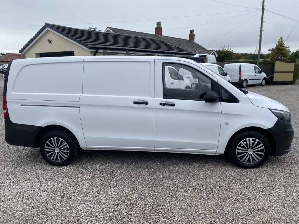 MERCEDES-BENZ VITO