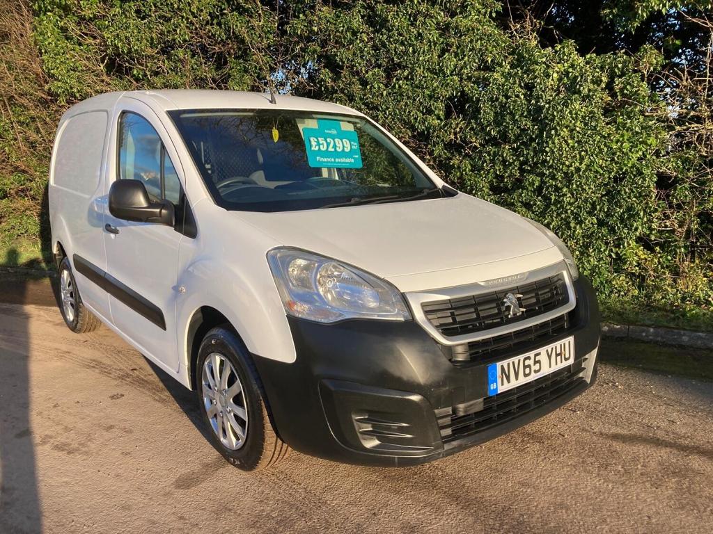 View PEUGEOT PARTNER 1.6 HDi 850 S  Full Service History, Cam Belt To Be Done