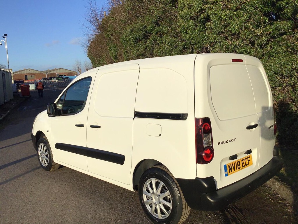 View PEUGEOT PARTNER NO VAT TO PAY!!!! ULEZ Compliant 1.6 Blue HDi 854 Professional 