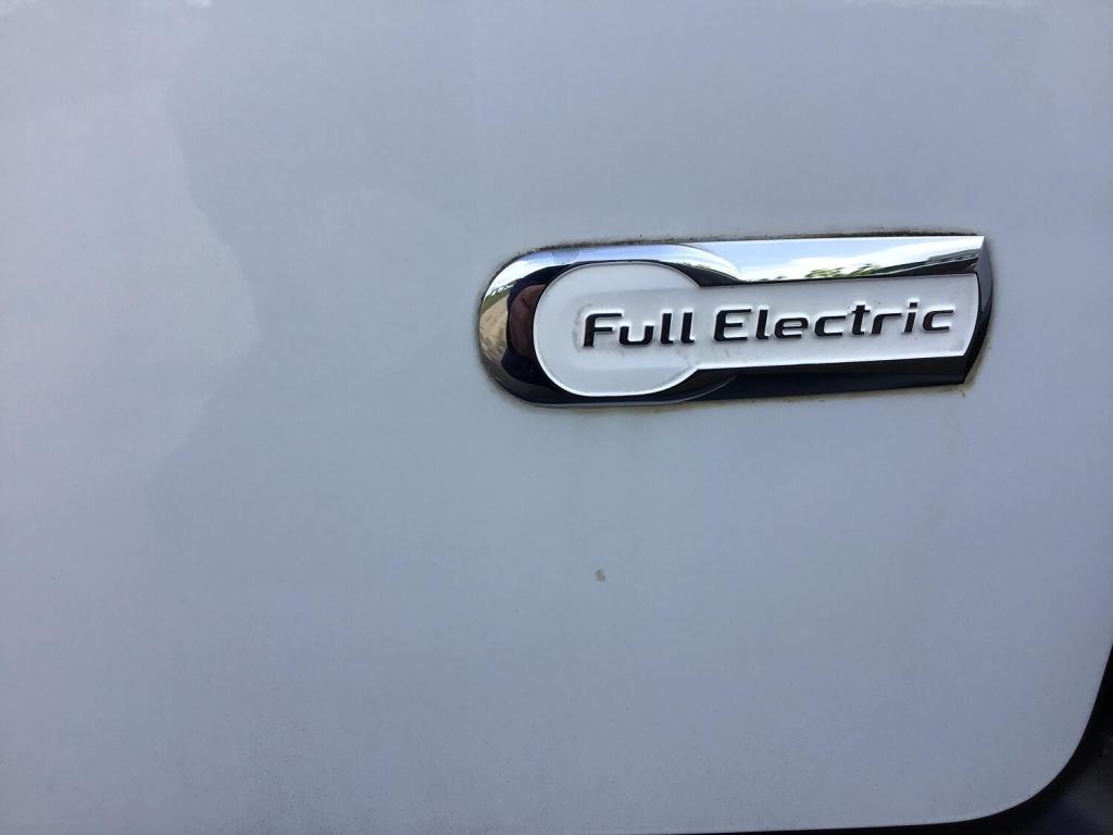 View CITROEN BERLINGO  ELECTRIC 550 LX 3158 Miles