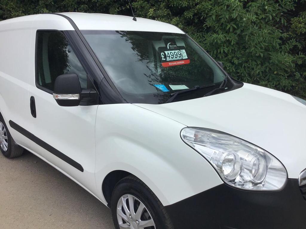 View VAUXHALL COMBO NO VAT TO PAY!!!! 1.3 CDTi 2000 ecoFLEX 16v EURO 6 ULEZ Compliant
