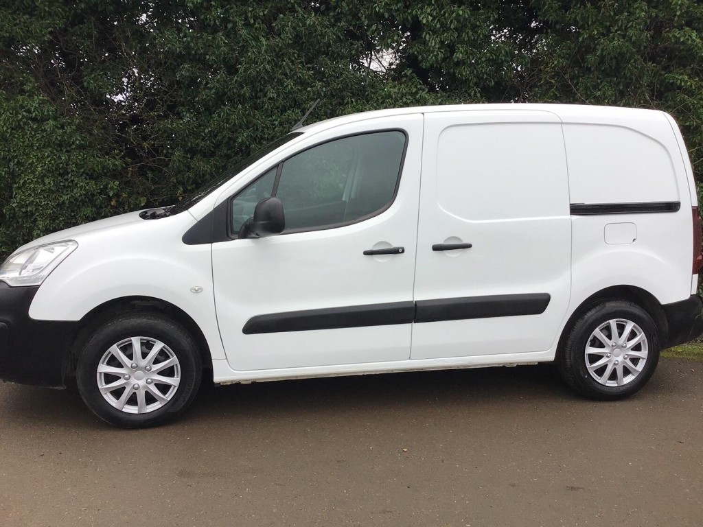 View PEUGEOT PARTNER ULEZ Compliant 1.6 BlueHDi 854 Professional, Cam Belt Kit Replaced