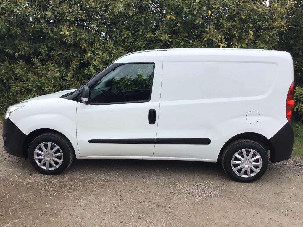 View VAUXHALL COMBO 2000 L1H1 CDTI