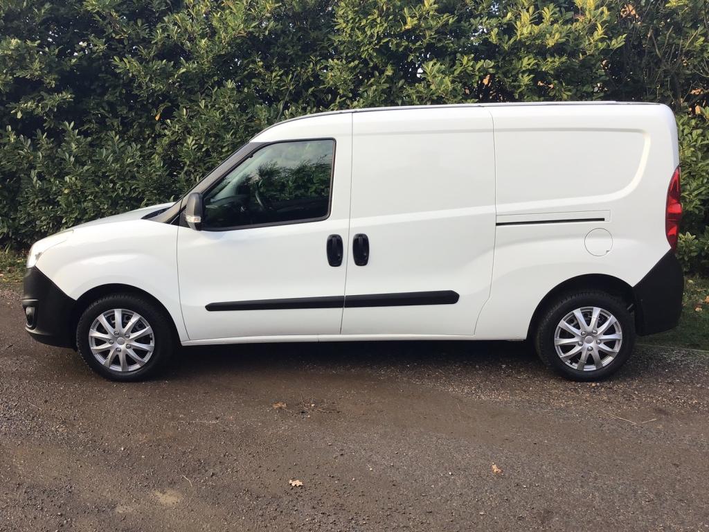 View VAUXHALL COMBO 2300 L2H1 CDTI ECOFLEX LONG WHEEL BASE TWIN SIDE LOAD DOORS