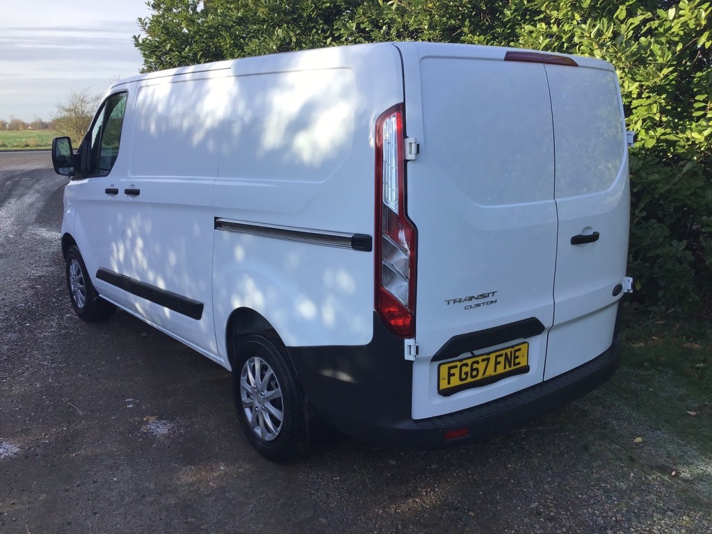 View FORD TRANSIT TRANSIT CUSTOM 2.0 TDCI 105PS 290 EURO6 ULEZ COMPLIANT L1 H1 VAN LOW MILES