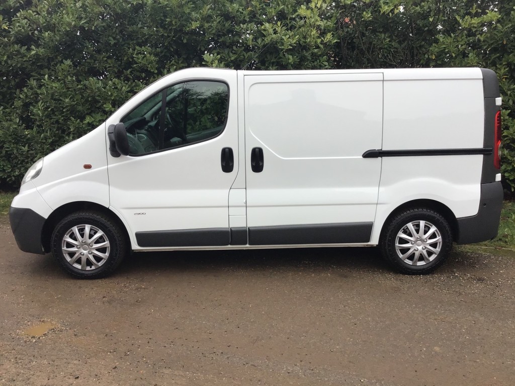 View VAUXHALL VIVARO 2.0 CDTI 2900 ECOFLEX 1 OWNER VAN