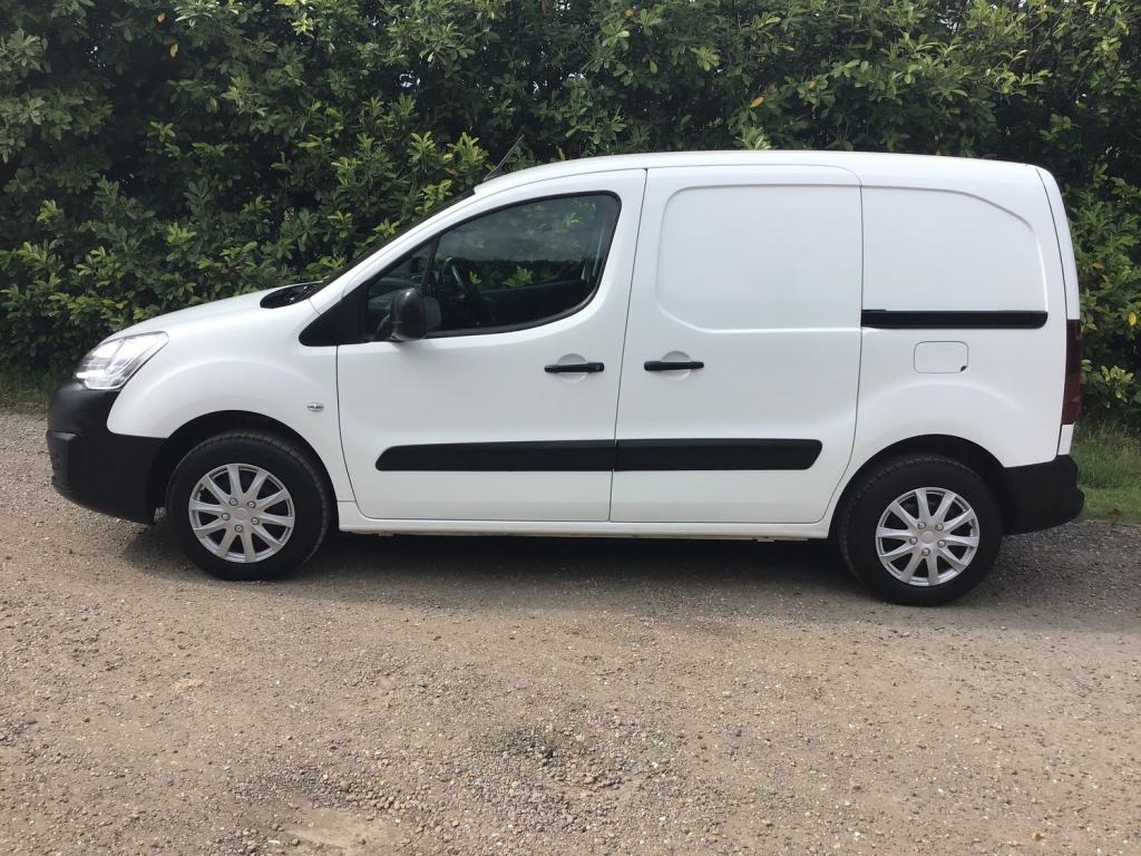 View PEUGEOT PARTNER 1.6 BLUE HDI PROFESSIONAL L1 850 100PS, SAT-NAV, AIR-CON, CRUISE, ULEZCAZ COMPLIANT