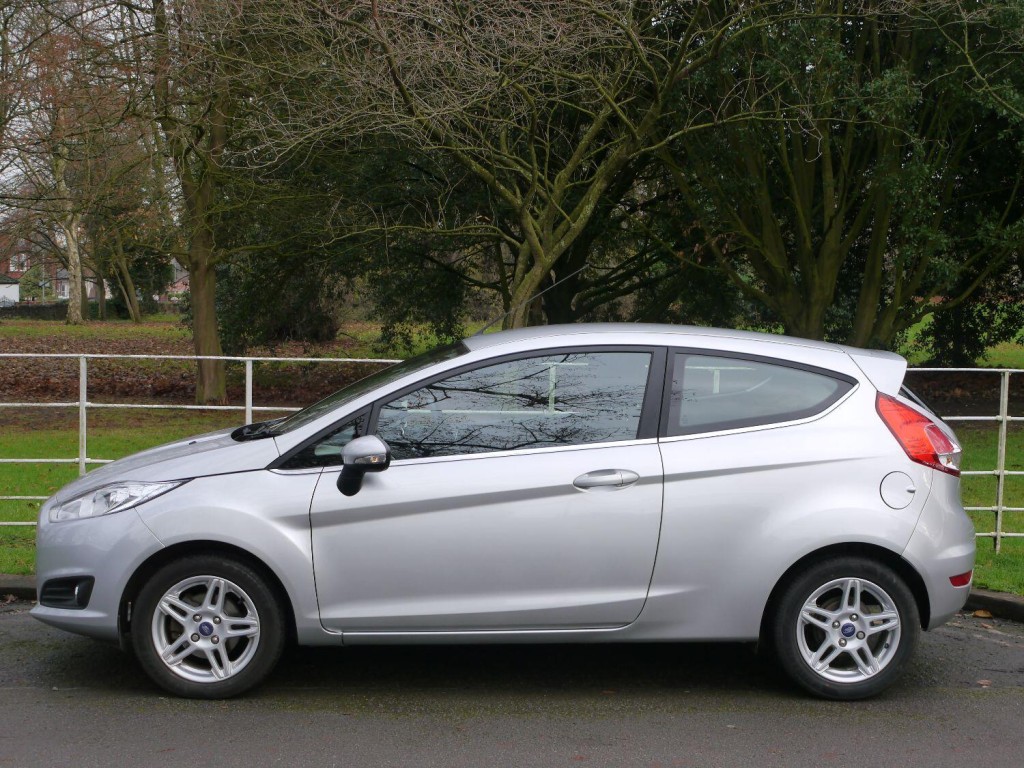 View FORD FIESTA 1.3 Zetec