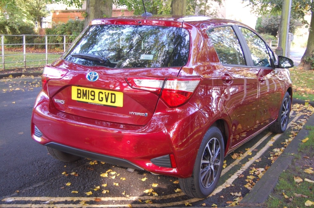 View TOYOTA YARIS VVT-i Auto Icon Tech