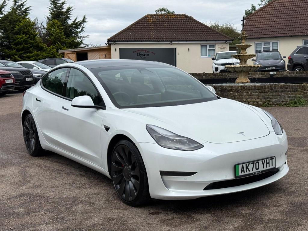 TESLA MODEL 3