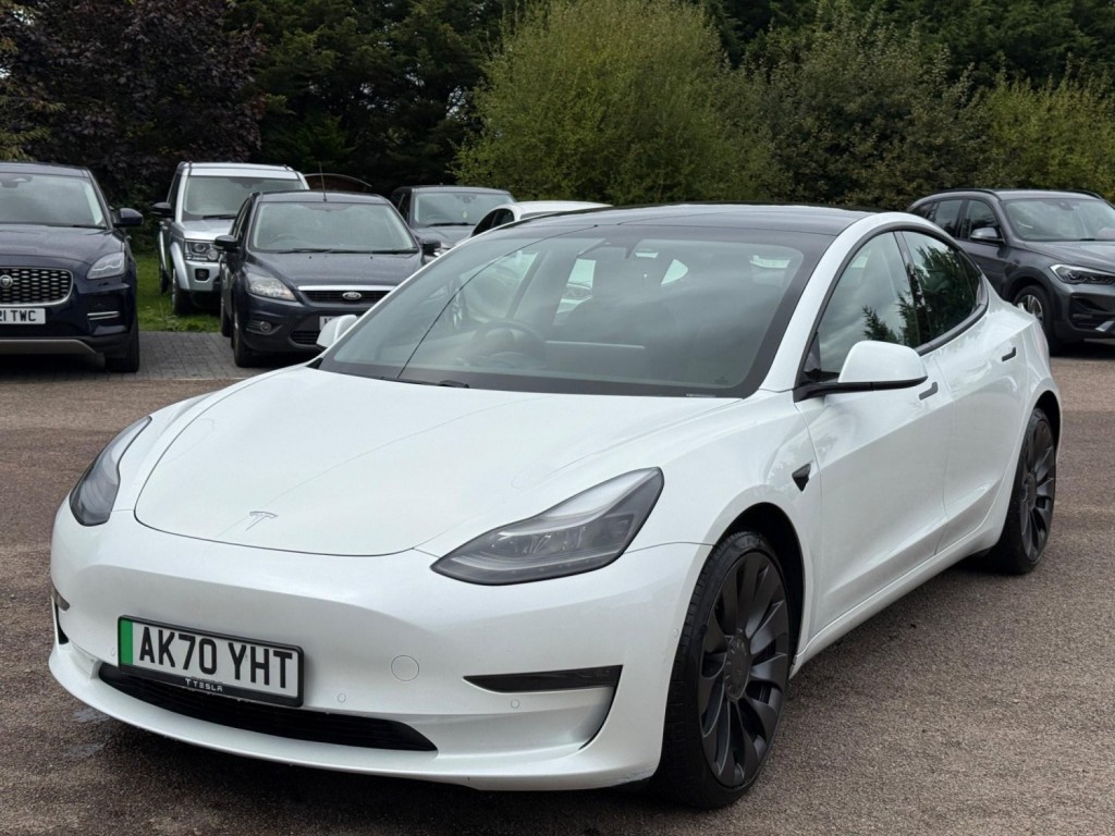TESLA MODEL 3