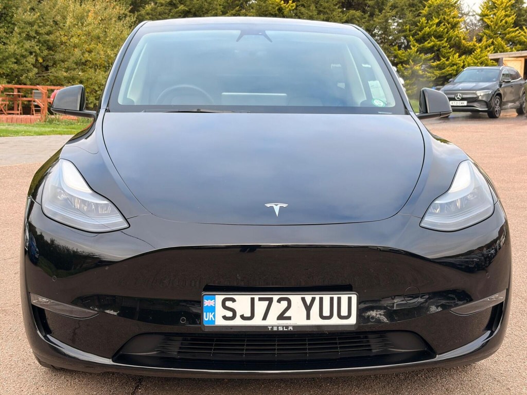 TESLA MODEL Y