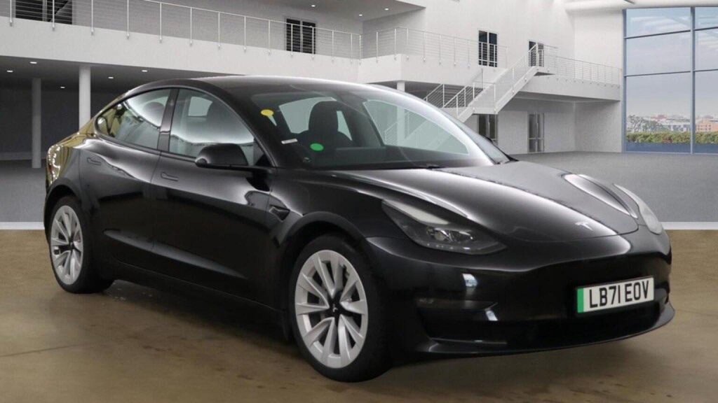 TESLA MODEL 3