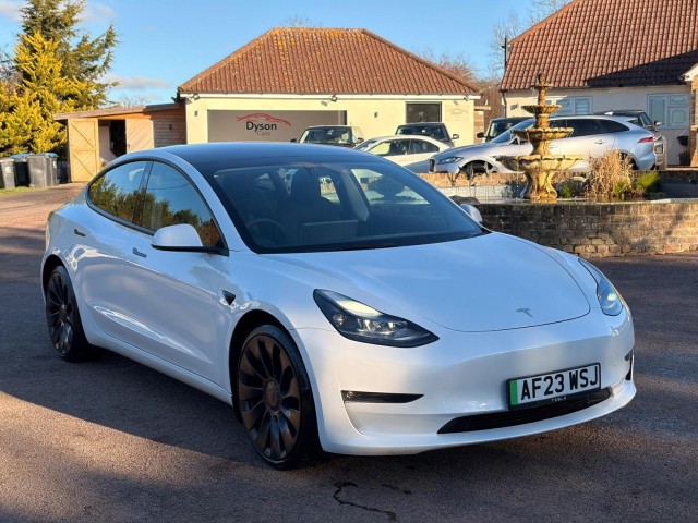 TESLA MODEL 3