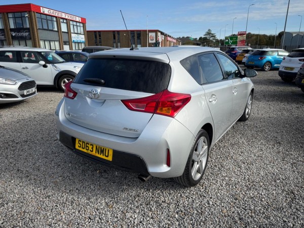 View TOYOTA AURIS 1.6 V-Matic Sport