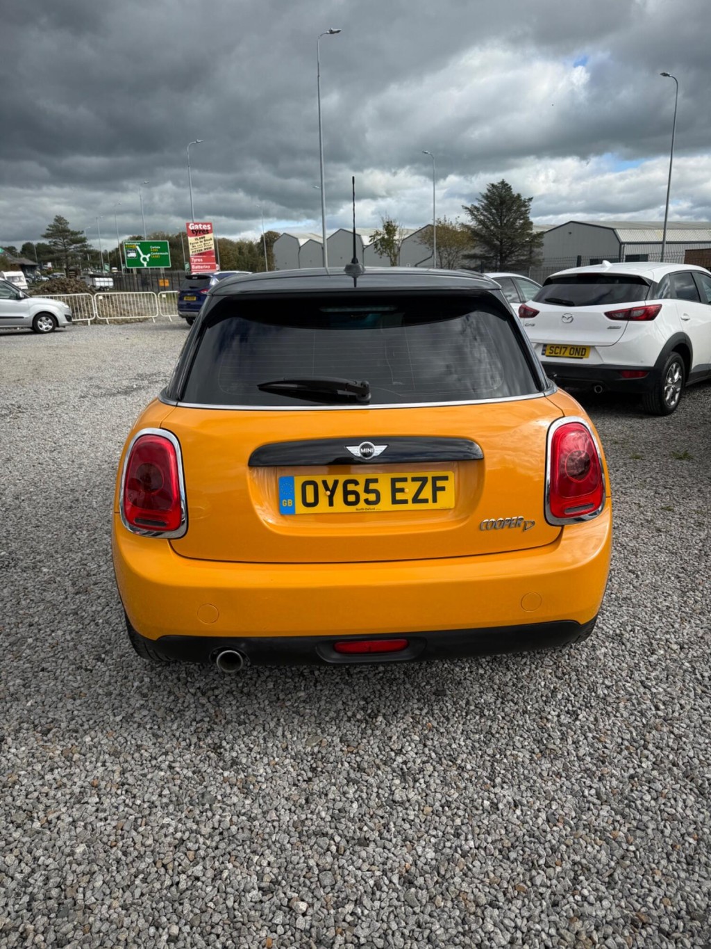 MINI HATCH 1.5 5-Door Hatch Cooper D 2015