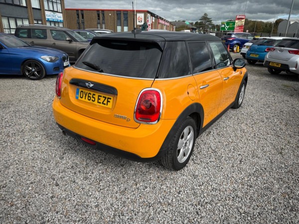 View MINI HATCH 1.5 5-Door Hatch Cooper D
