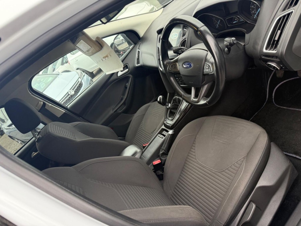 FORD FOCUS 1.0 T EcoBoost Titanium 2017