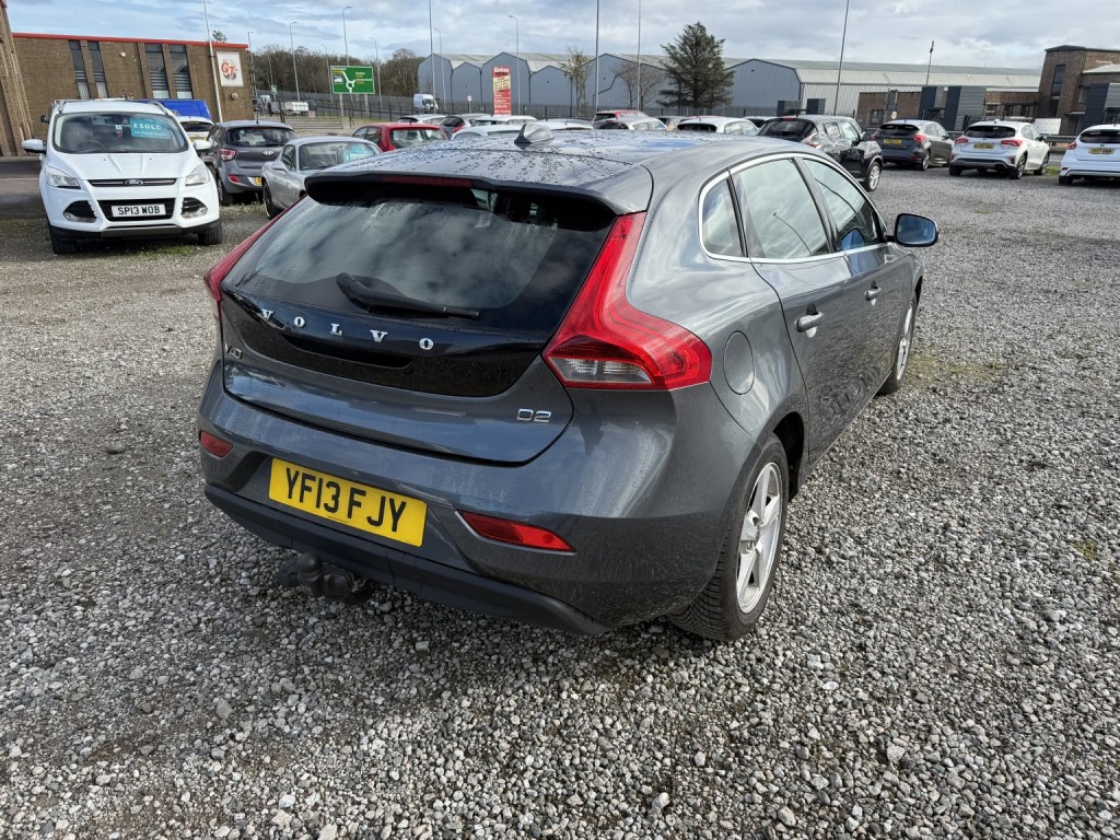 VOLVO V40 1.6 D2 SE 2013
