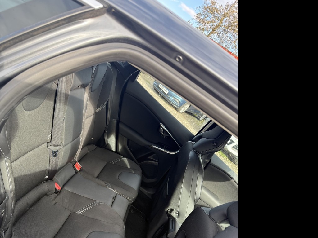 VOLVO V40 1.6 D2 SE 2013