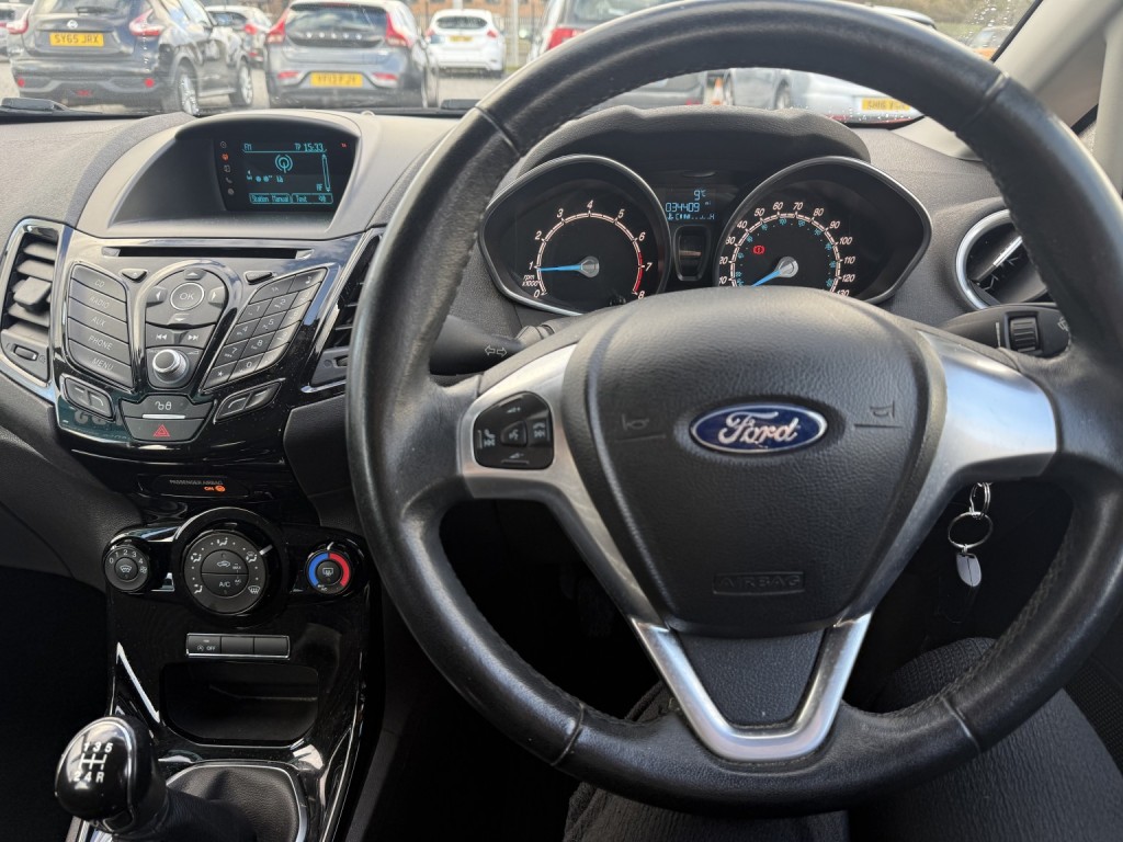 FORD FIESTA 1.0 T EcoBoost Zetec 2015