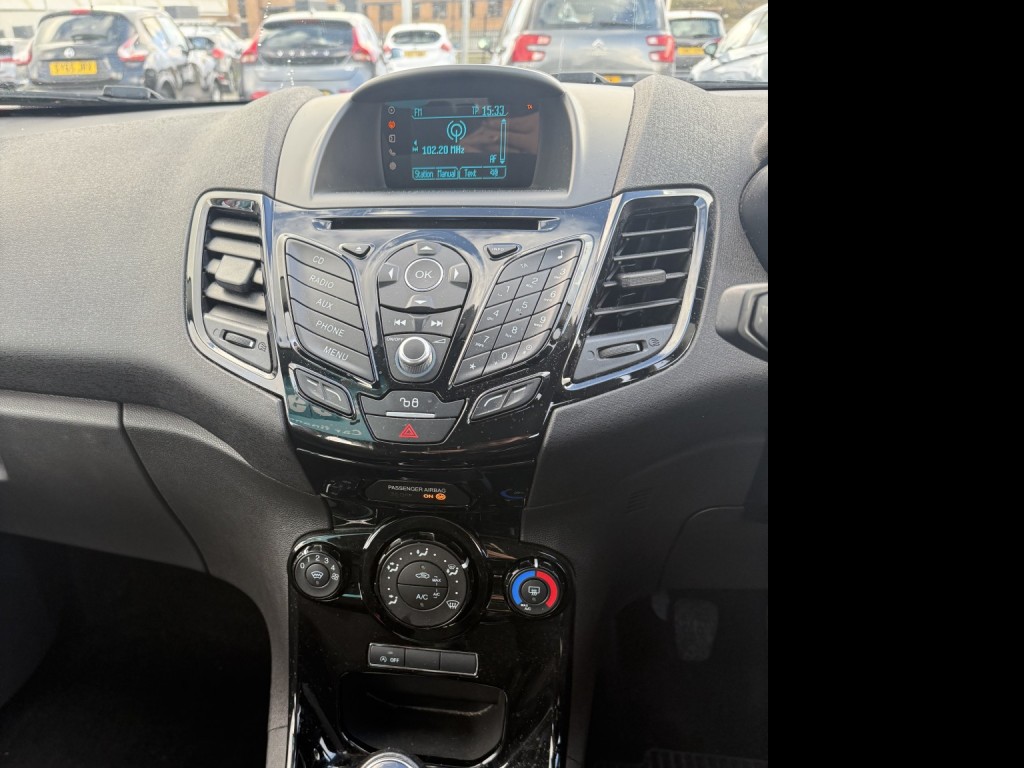 FORD FIESTA 1.0 T EcoBoost Zetec 2015