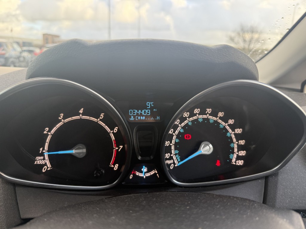 FORD FIESTA 1.0 T EcoBoost Zetec 2015