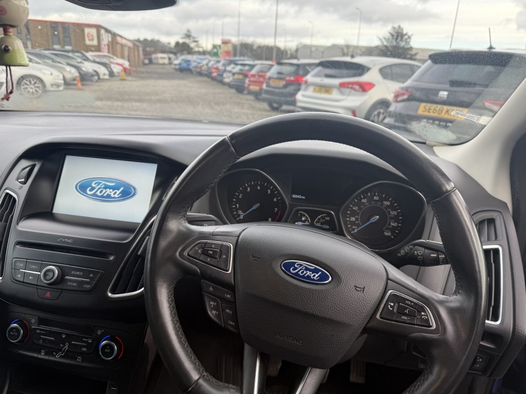 FORD FOCUS 1.0 T EcoBoost Titanium 2016