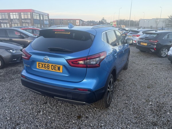 View NISSAN QASHQAI 1.2 DIG-T N-Connecta