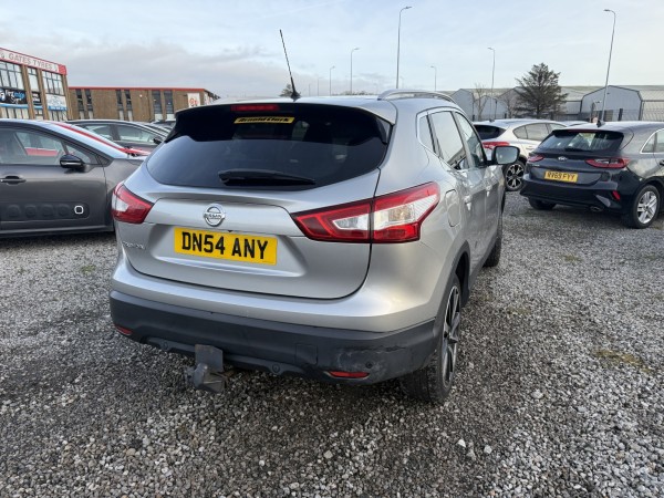 View NISSAN QASHQAI 1.5 dCi Tekna