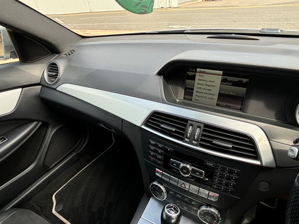 MERCEDES-BENZ C CLASS