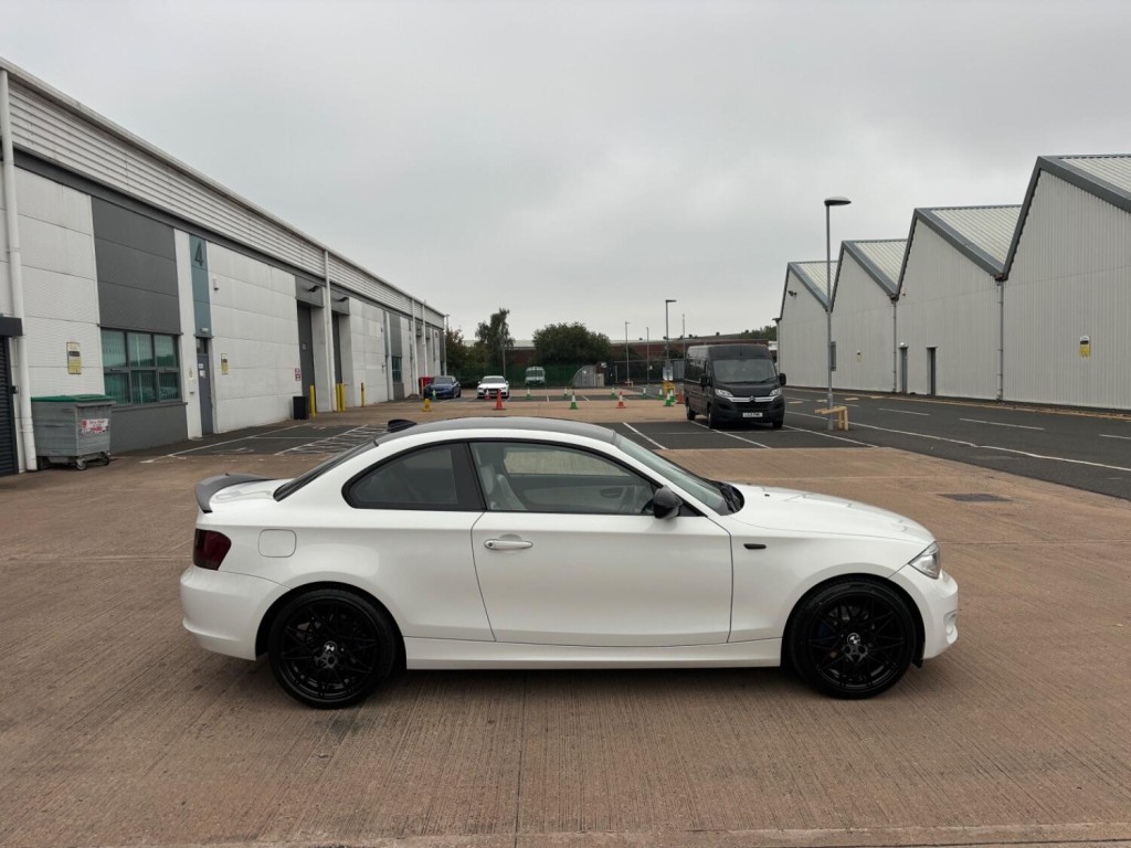 View BMW 1 SERIES 2.0 118d Exclusive Edition Coupe