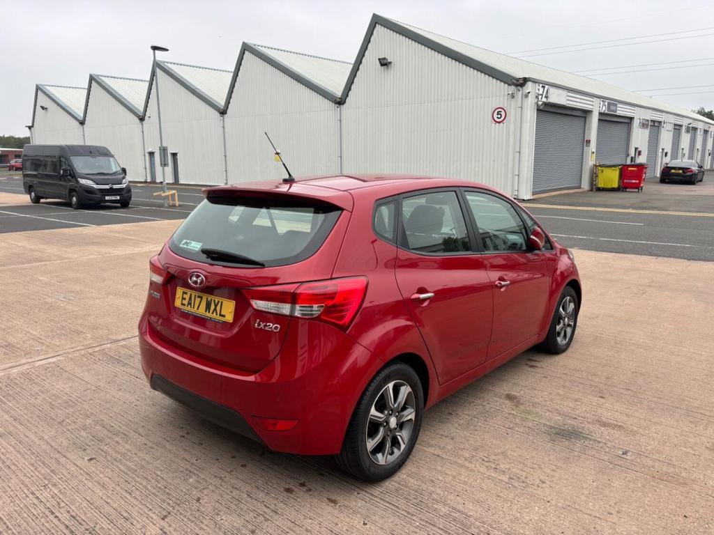 View HYUNDAI IX20 1.6 CRDi Blue Drive SE