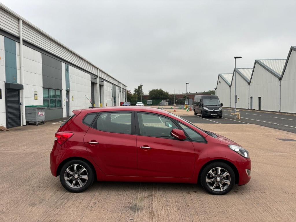 View HYUNDAI IX20 1.6 CRDi Blue Drive SE