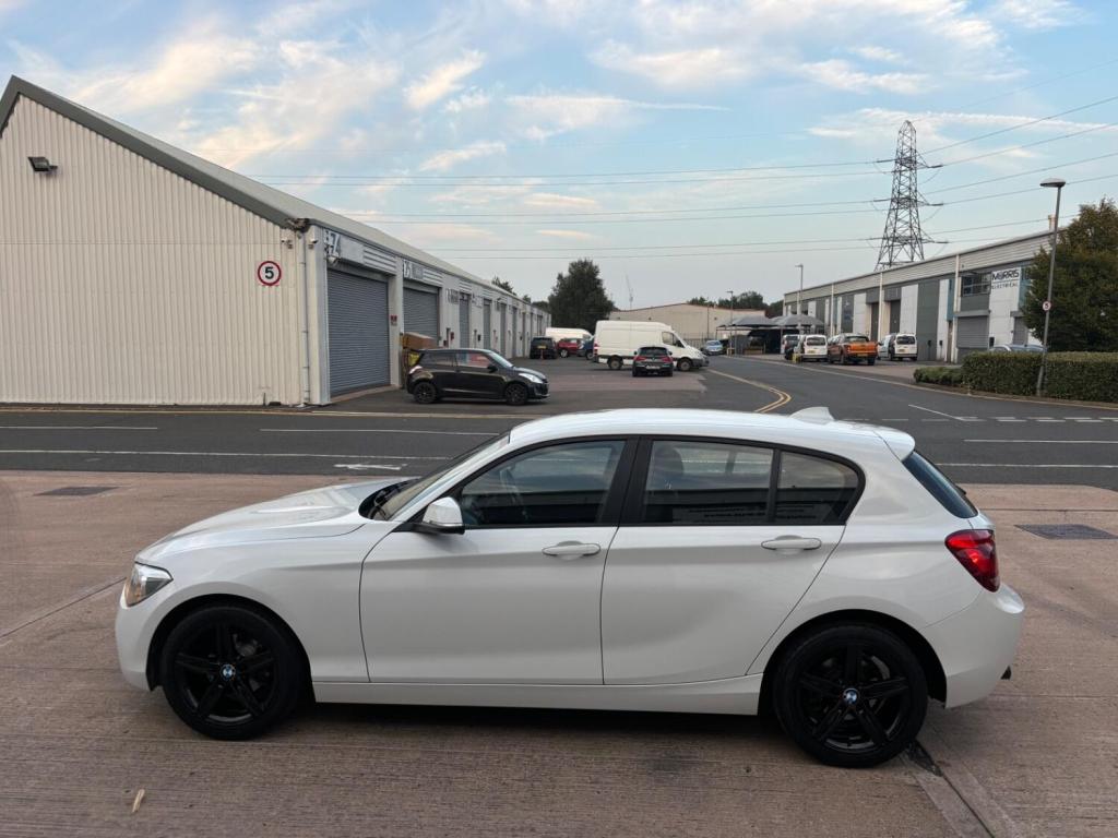 View BMW 1 SERIES 2.0 116d Sport 5-door