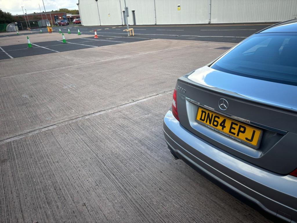 MERCEDES-BENZ C CLASS