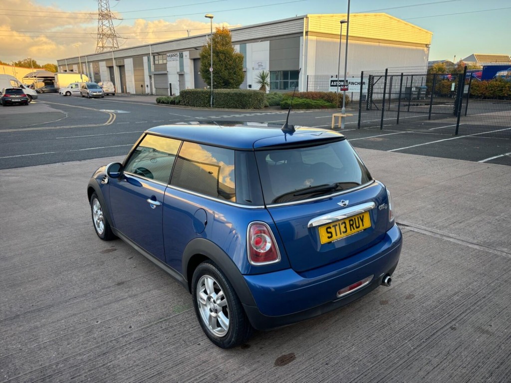 MINI HATCH