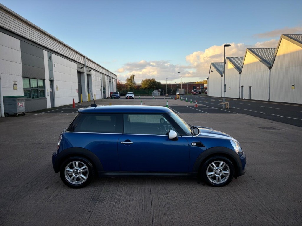 View MINI HATCH 1.6 One D Hatch