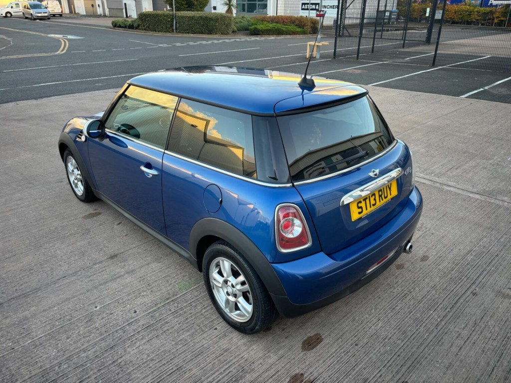MINI HATCH
