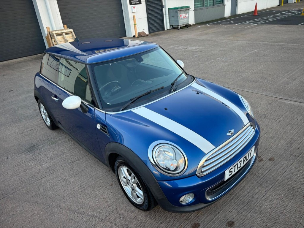 MINI HATCH