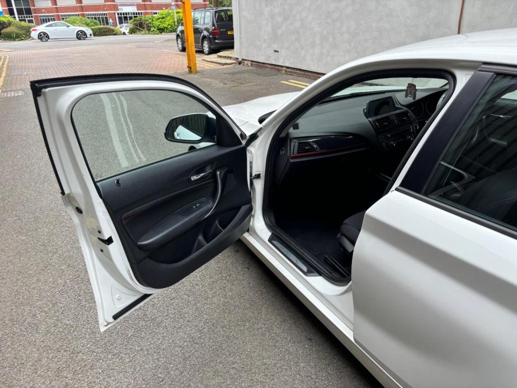 View BMW 1 SERIES 2.0 116d Sport 5-door