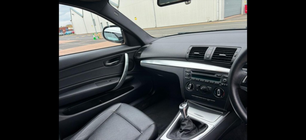 View BMW 1 SERIES 2.0 118d Exclusive Edition Coupe