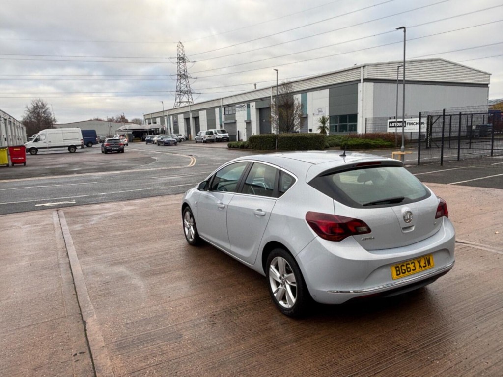 VAUXHALL ASTRA