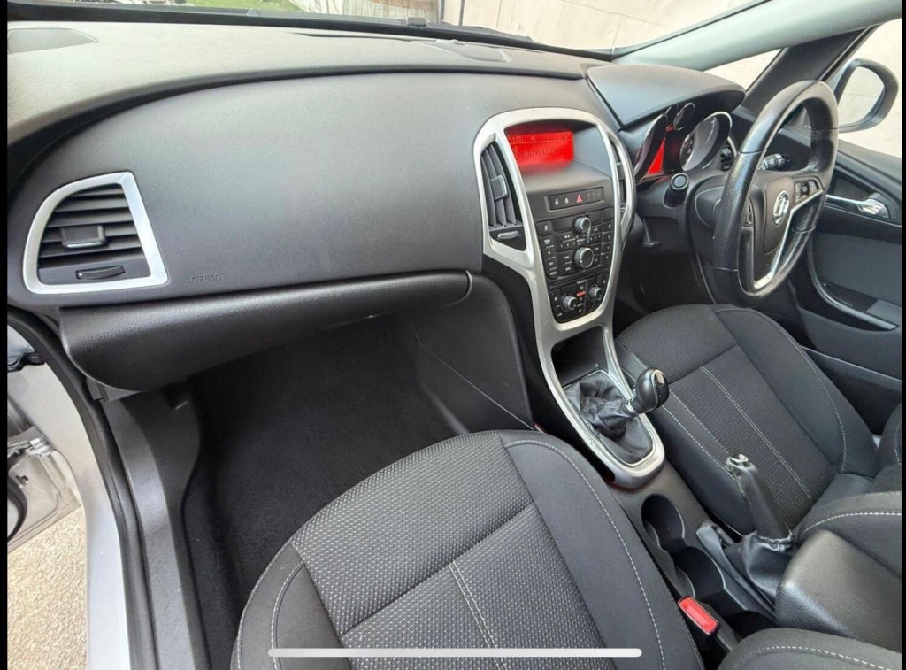 VAUXHALL ASTRA
