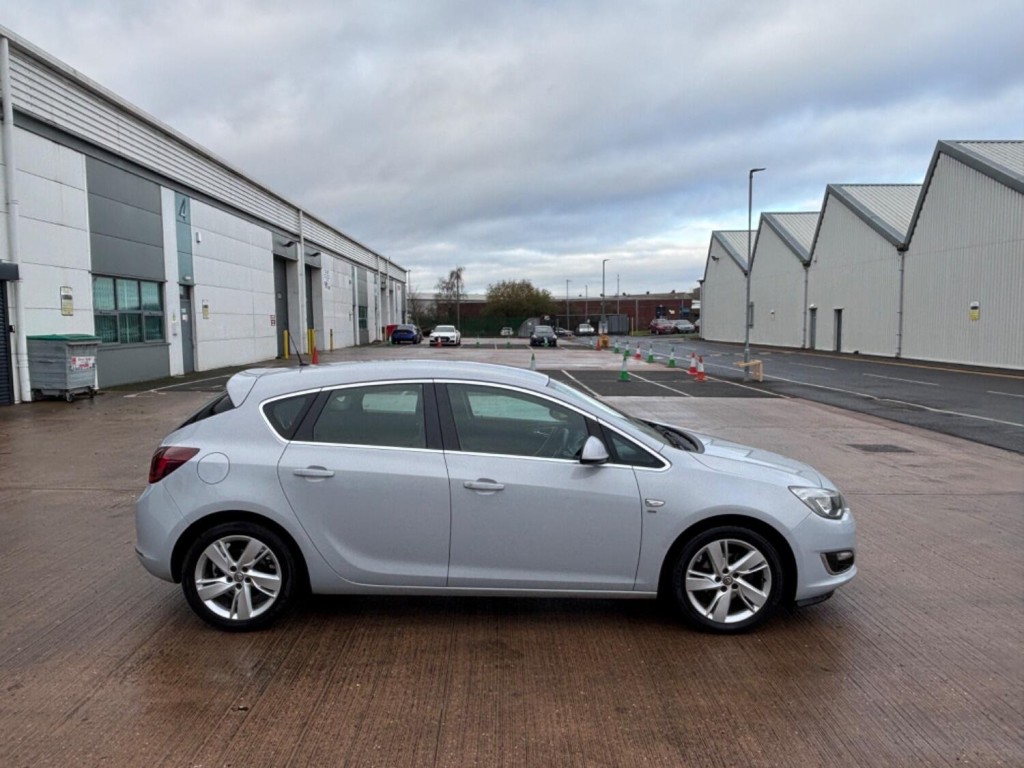 View VAUXHALL ASTRA 1.6 16v SRi