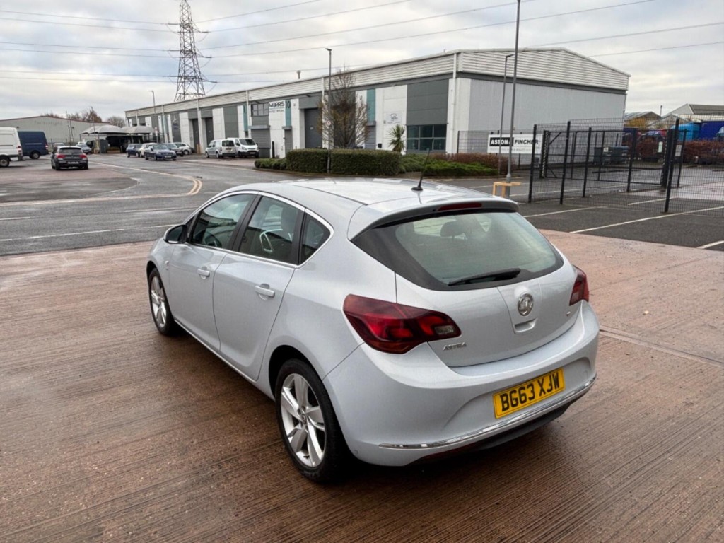 VAUXHALL ASTRA