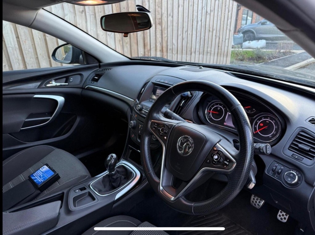 VAUXHALL INSIGNIA